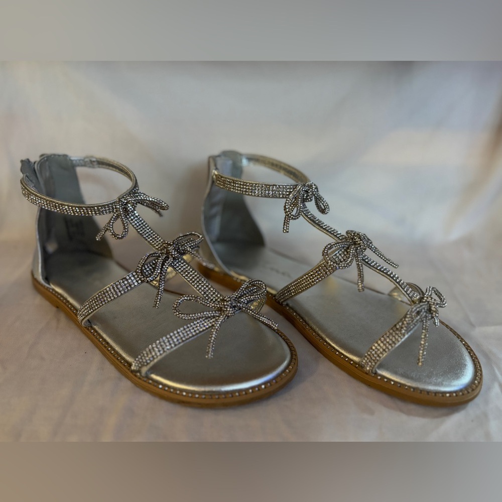 Nina girls comfort sandal silver shiny party summer zipper closure bows SZ 4 - Picture 2 of 6